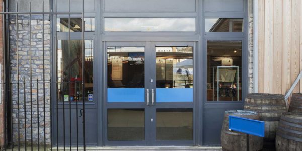 aluminium-shopfront-windows-and-doors